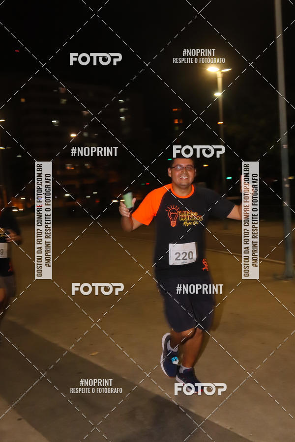 Buy your photos of the eventLuz do Mundo Night Run on Fotop