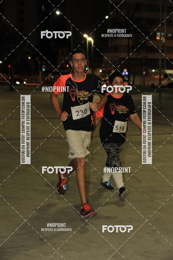 Buy your photos of the eventLuz do Mundo Night Run on Fotop