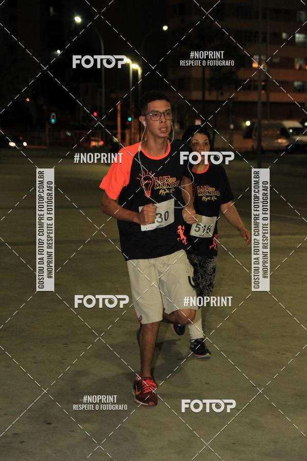 Buy your photos of the eventLuz do Mundo Night Run on Fotop