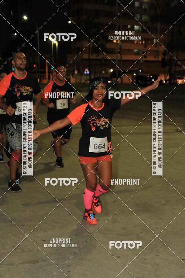 Buy your photos of the eventLuz do Mundo Night Run on Fotop