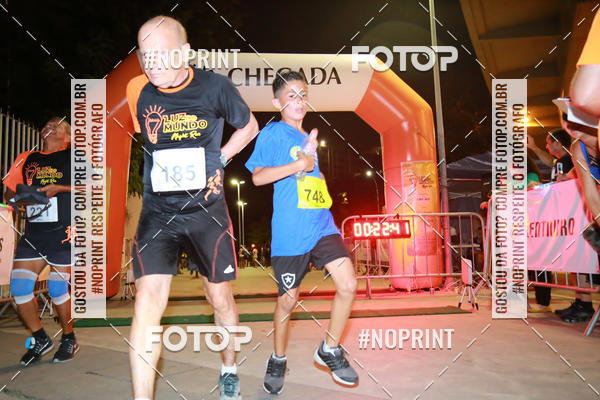 Buy your photos of the eventLuz do Mundo Night Run on Fotop