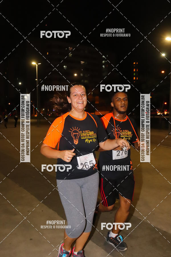Buy your photos of the eventLuz do Mundo Night Run on Fotop