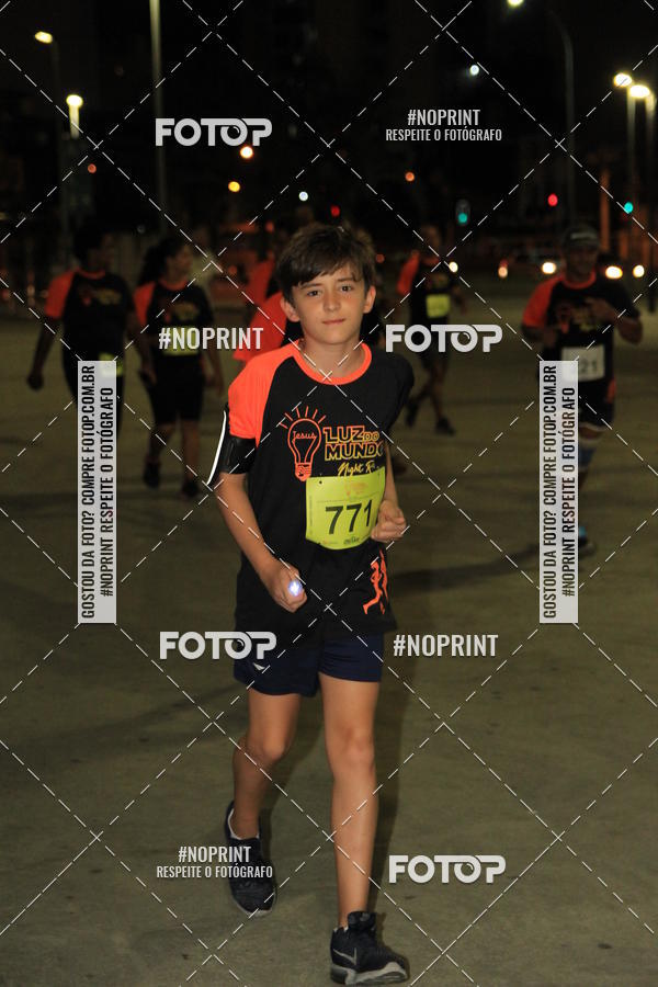 Buy your photos of the eventLuz do Mundo Night Run on Fotop