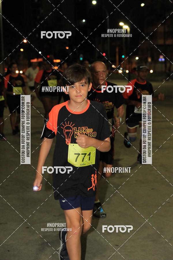 Buy your photos of the eventLuz do Mundo Night Run on Fotop
