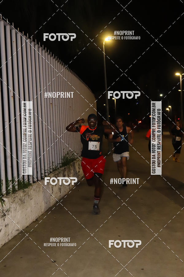 Buy your photos of the eventLuz do Mundo Night Run on Fotop