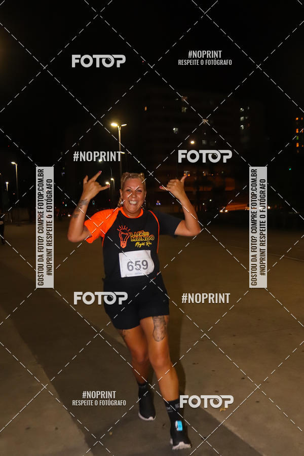 Buy your photos of the eventLuz do Mundo Night Run on Fotop