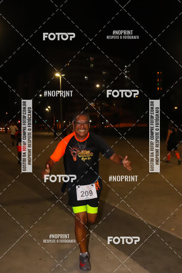 Buy your photos of the eventLuz do Mundo Night Run on Fotop