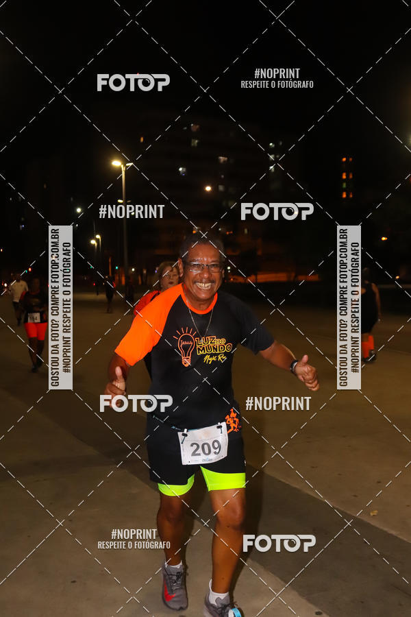 Buy your photos of the eventLuz do Mundo Night Run on Fotop