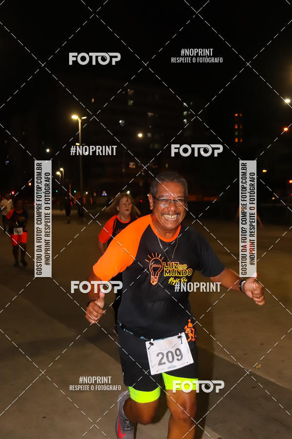 Buy your photos of the eventLuz do Mundo Night Run on Fotop