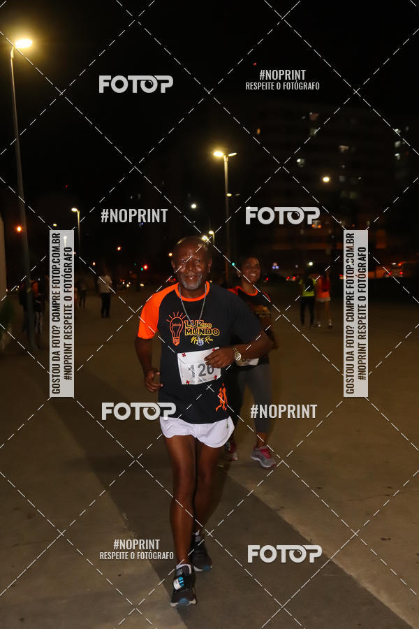 Buy your photos of the eventLuz do Mundo Night Run on Fotop