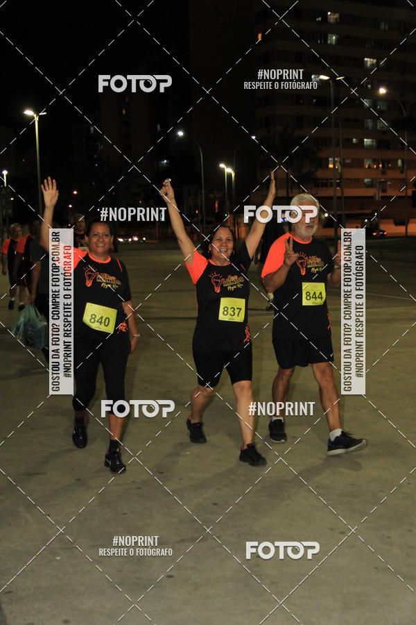 Buy your photos of the eventLuz do Mundo Night Run on Fotop