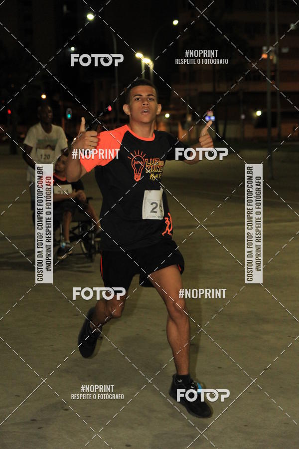 Buy your photos of the eventLuz do Mundo Night Run on Fotop