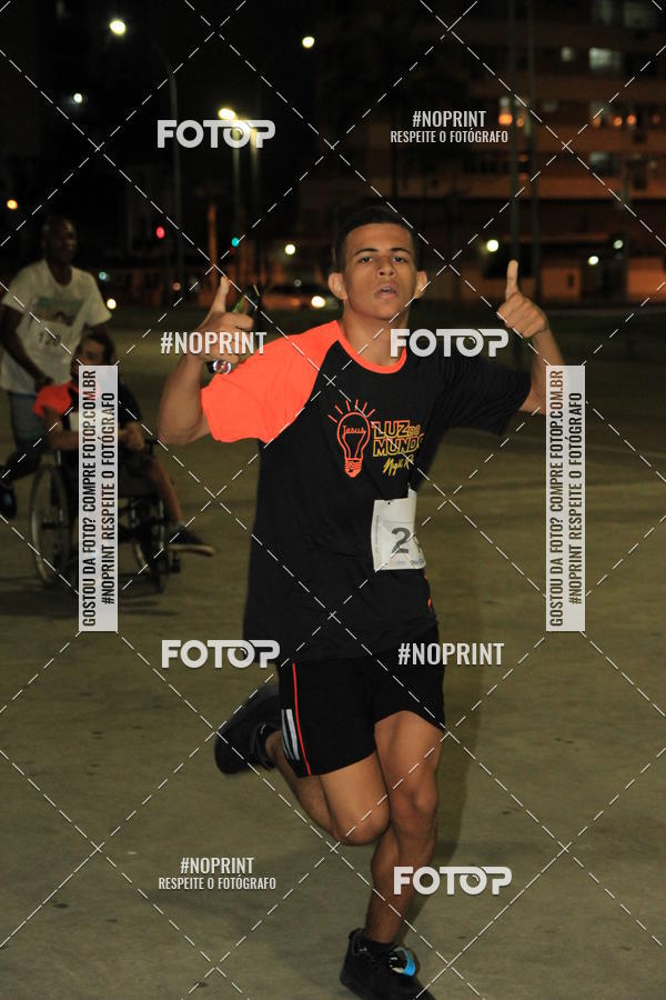 Buy your photos of the eventLuz do Mundo Night Run on Fotop