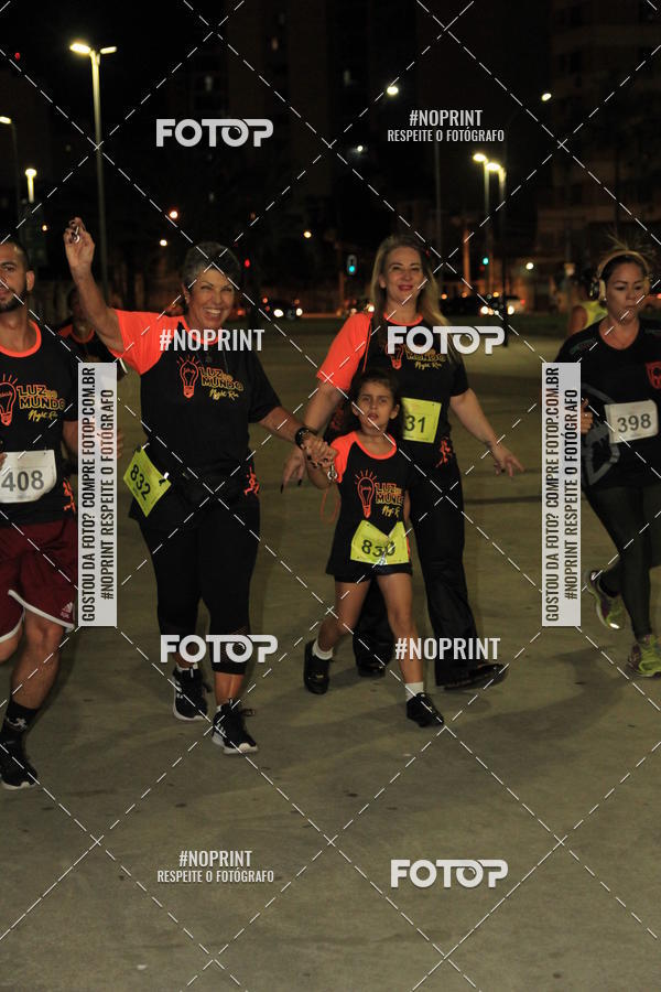 Buy your photos of the eventLuz do Mundo Night Run on Fotop