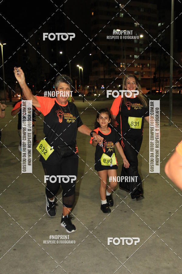 Buy your photos of the eventLuz do Mundo Night Run on Fotop