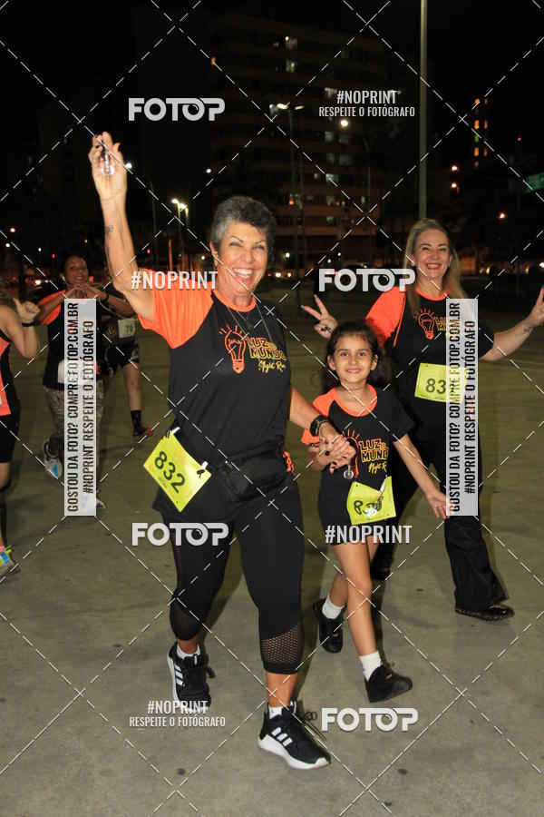 Buy your photos of the eventLuz do Mundo Night Run on Fotop
