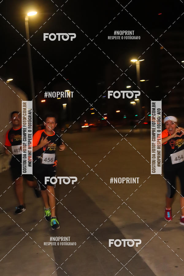 Buy your photos of the eventLuz do Mundo Night Run on Fotop