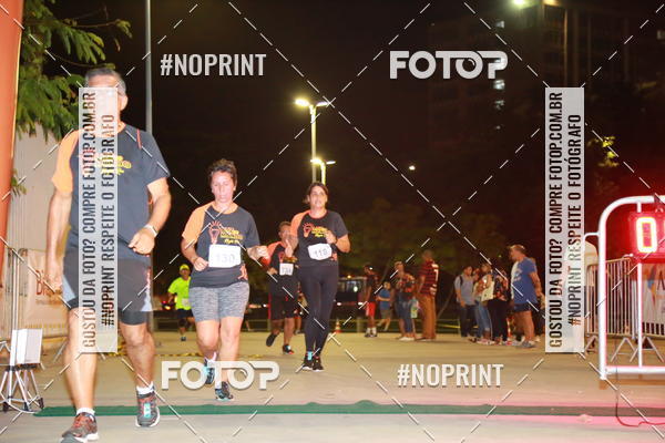 Buy your photos of the eventLuz do Mundo Night Run on Fotop