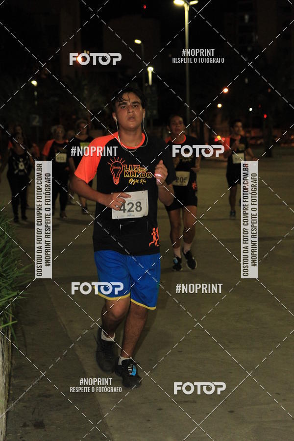 Buy your photos of the eventLuz do Mundo Night Run on Fotop
