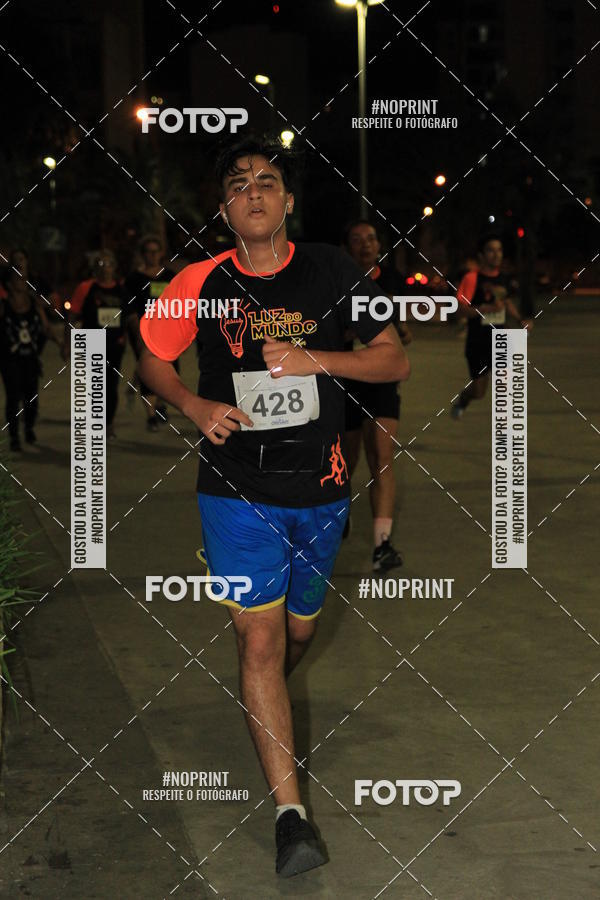 Buy your photos of the eventLuz do Mundo Night Run on Fotop
