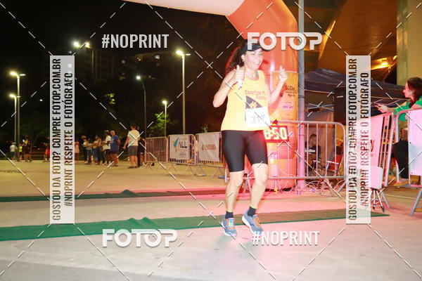 Buy your photos of the eventLuz do Mundo Night Run on Fotop