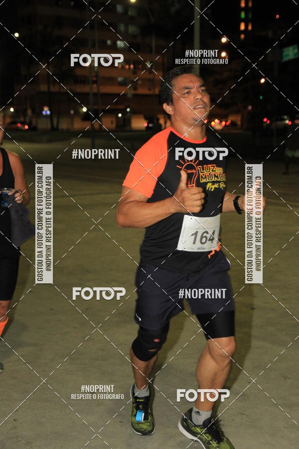 Buy your photos of the eventLuz do Mundo Night Run on Fotop