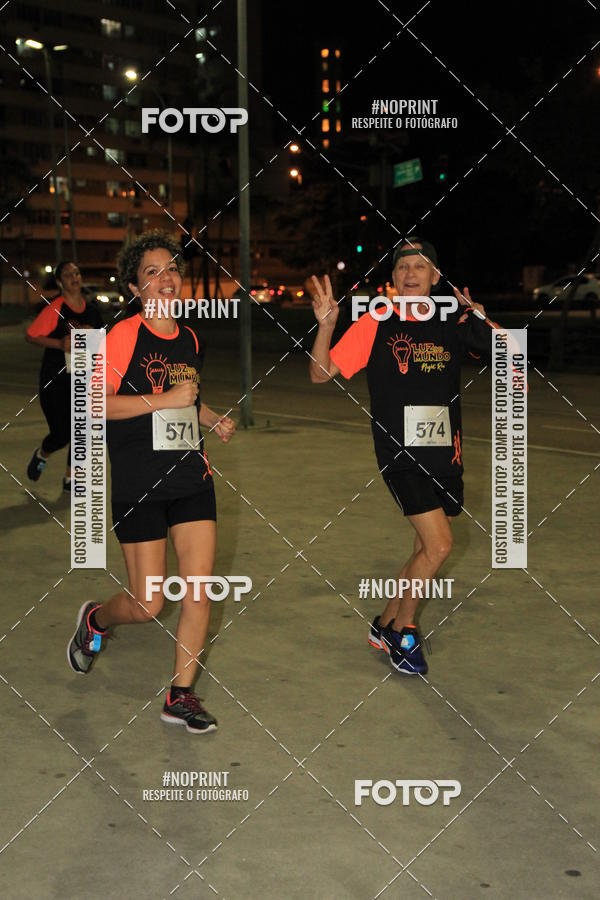 Buy your photos of the eventLuz do Mundo Night Run on Fotop