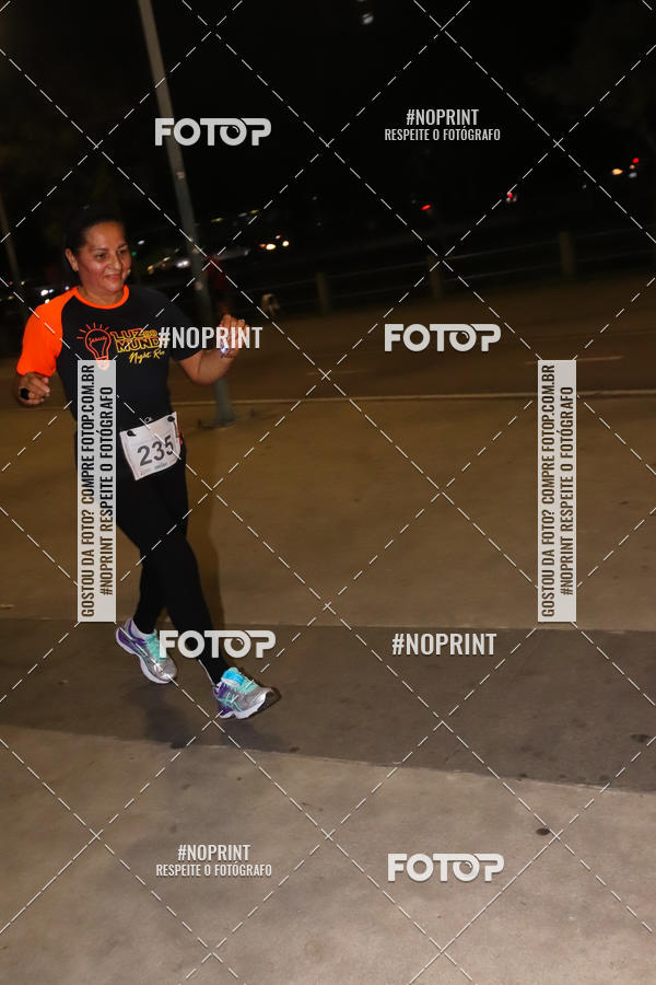 Buy your photos of the eventLuz do Mundo Night Run on Fotop