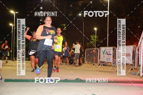 Buy your photos of the eventLuz do Mundo Night Run on Fotop