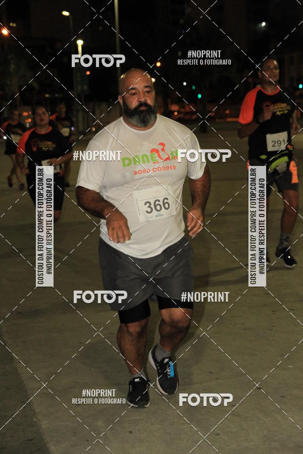 Buy your photos of the eventLuz do Mundo Night Run on Fotop