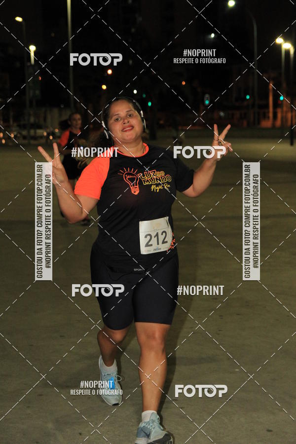 Buy your photos of the eventLuz do Mundo Night Run on Fotop