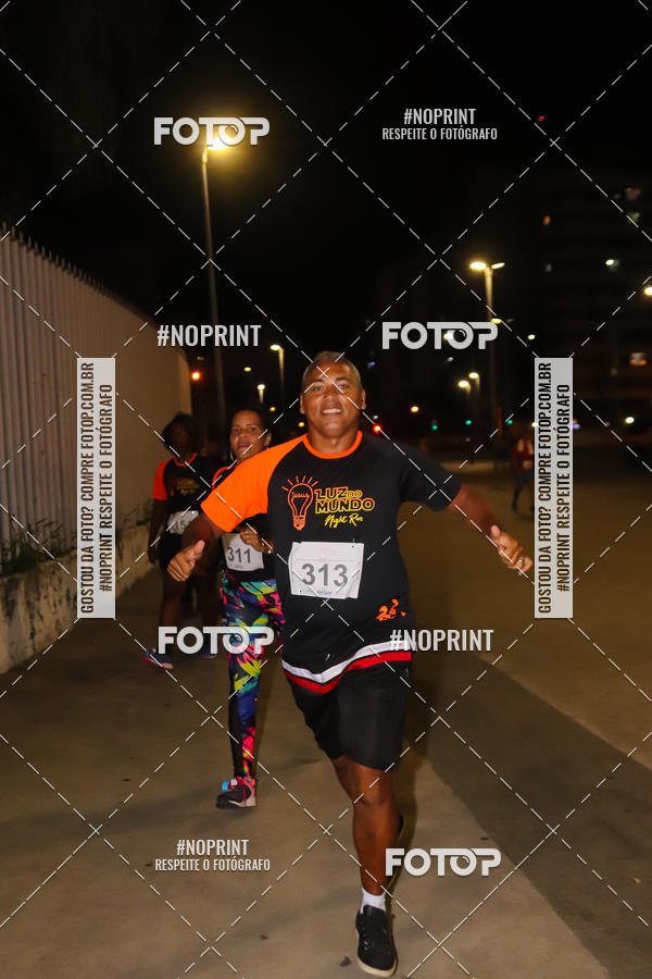 Buy your photos of the eventLuz do Mundo Night Run on Fotop