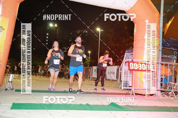 Buy your photos of the eventLuz do Mundo Night Run on Fotop