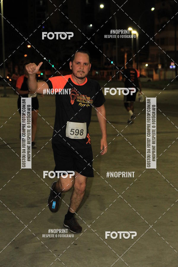 Buy your photos of the eventLuz do Mundo Night Run on Fotop