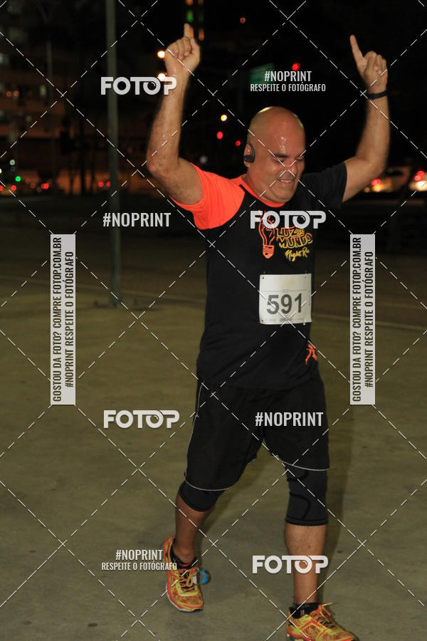 Buy your photos of the eventLuz do Mundo Night Run on Fotop