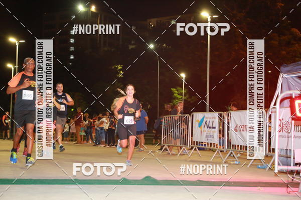 Buy your photos of the eventLuz do Mundo Night Run on Fotop