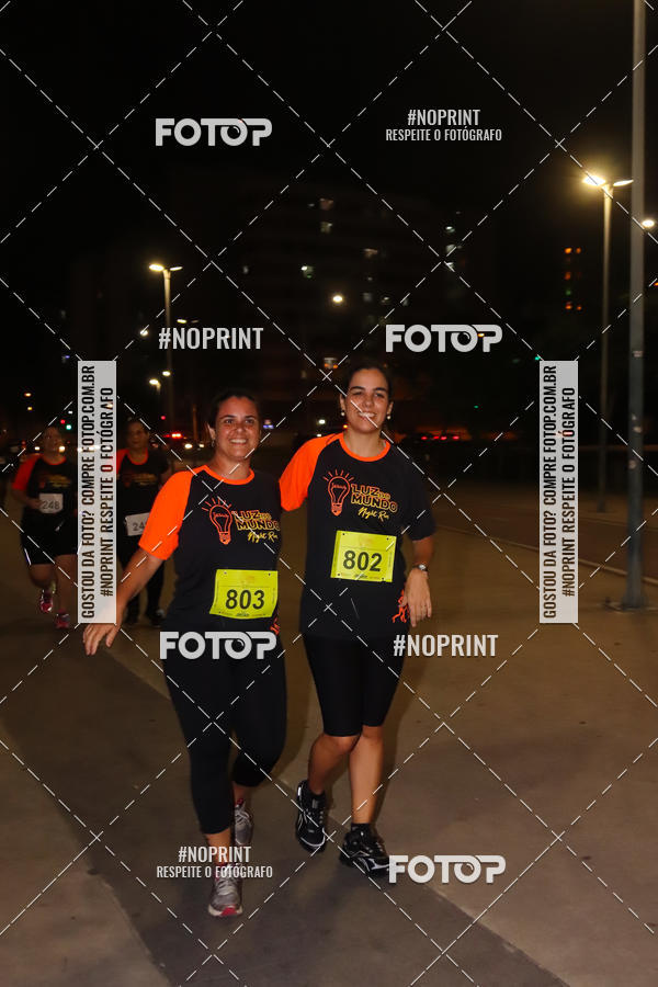 Buy your photos of the eventLuz do Mundo Night Run on Fotop