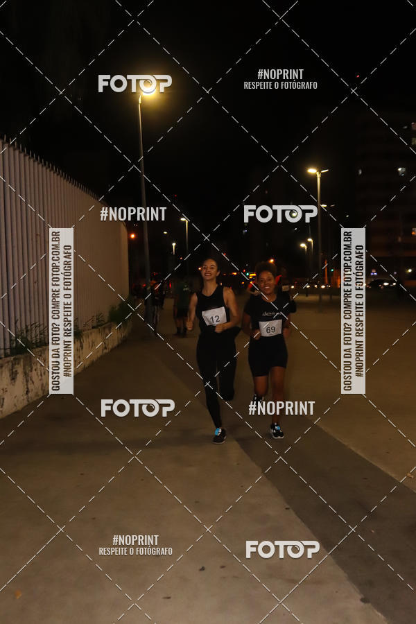 Buy your photos of the eventLuz do Mundo Night Run on Fotop