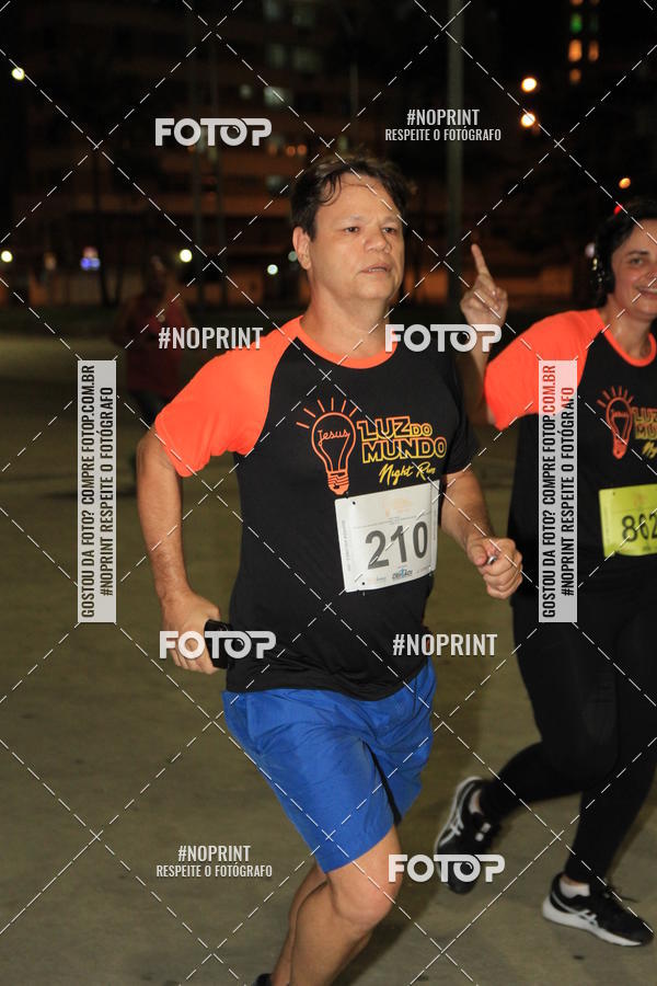 Buy your photos of the eventLuz do Mundo Night Run on Fotop
