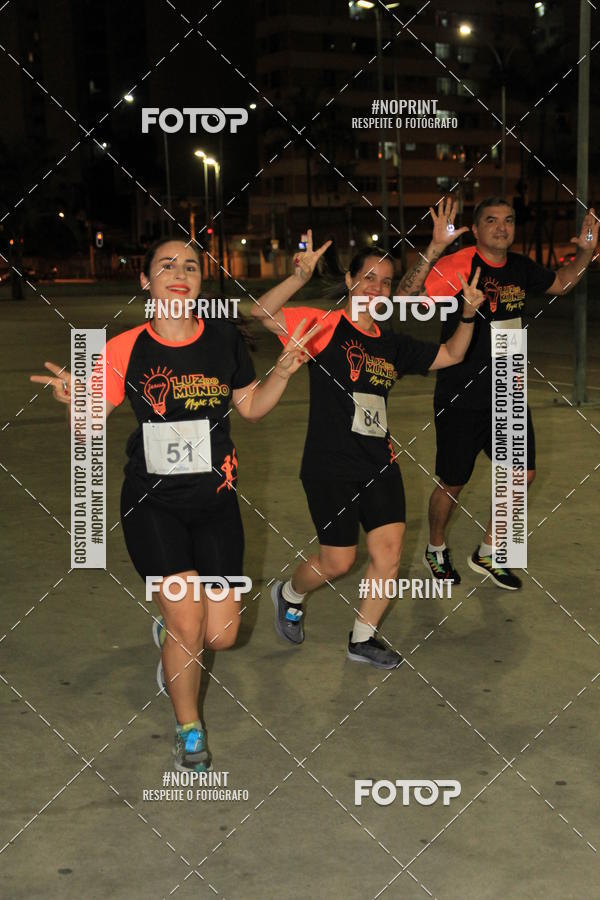 Buy your photos of the eventLuz do Mundo Night Run on Fotop