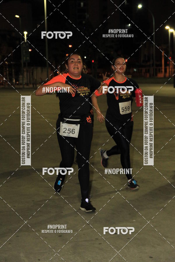Buy your photos of the eventLuz do Mundo Night Run on Fotop