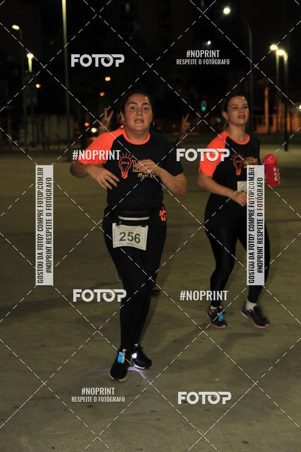 Buy your photos of the eventLuz do Mundo Night Run on Fotop