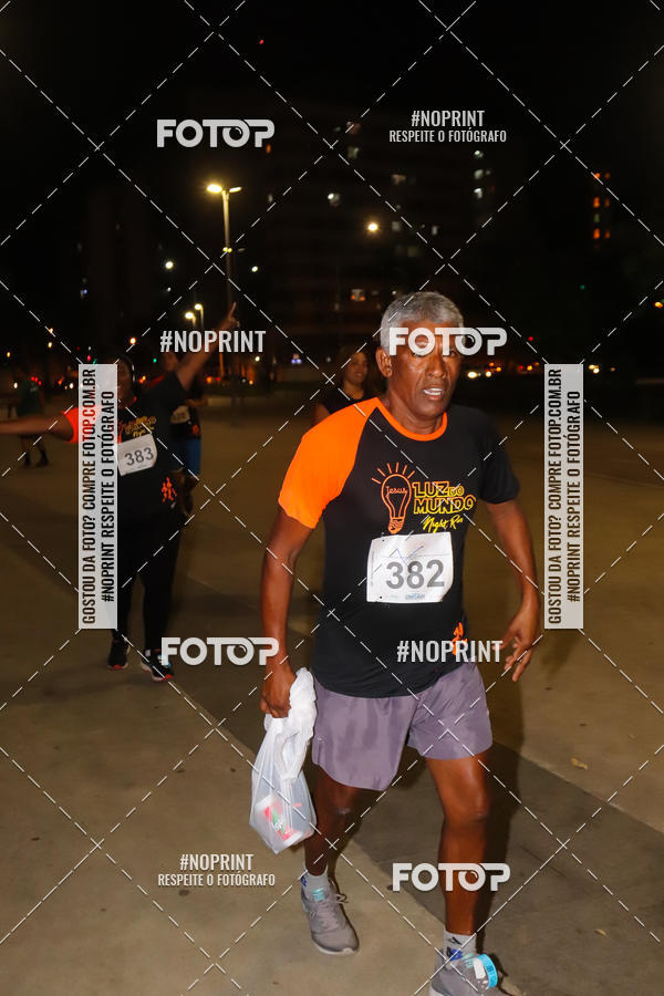 Buy your photos of the eventLuz do Mundo Night Run on Fotop