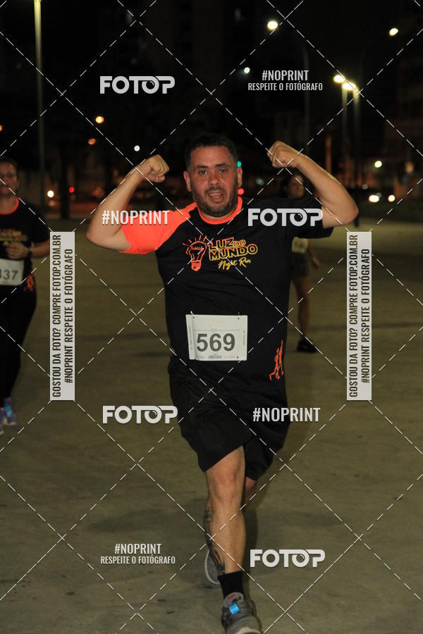 Buy your photos of the eventLuz do Mundo Night Run on Fotop