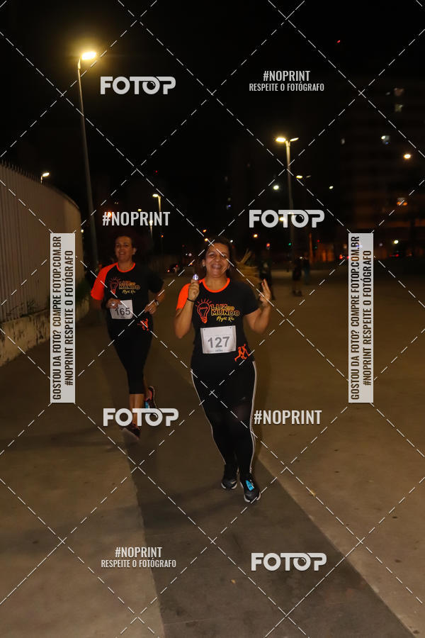 Buy your photos of the eventLuz do Mundo Night Run on Fotop