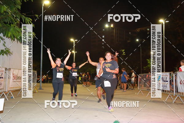 Buy your photos of the eventLuz do Mundo Night Run on Fotop