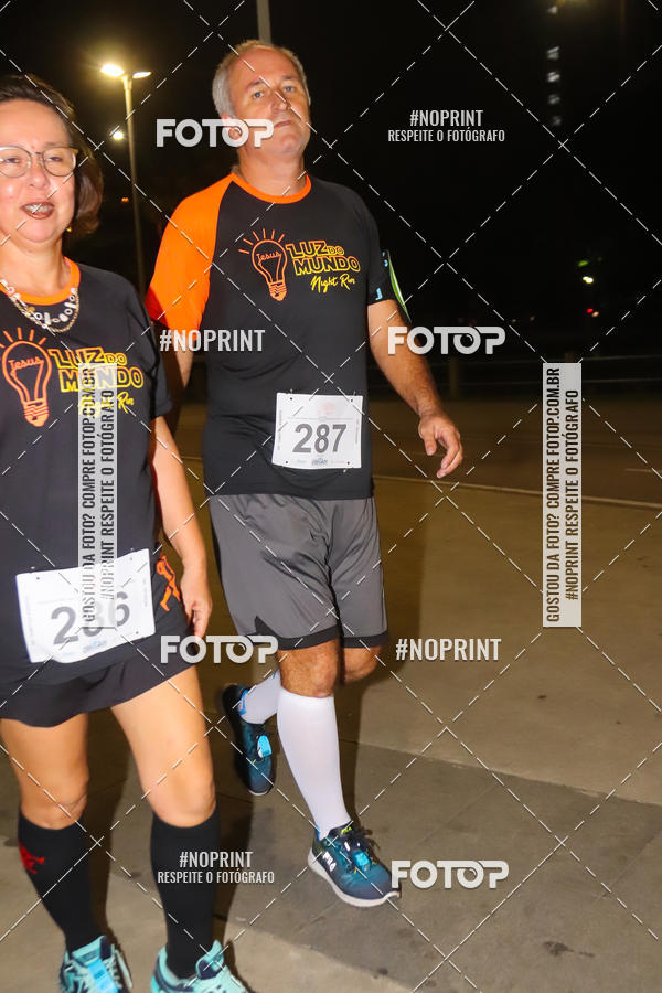 Buy your photos of the eventLuz do Mundo Night Run on Fotop