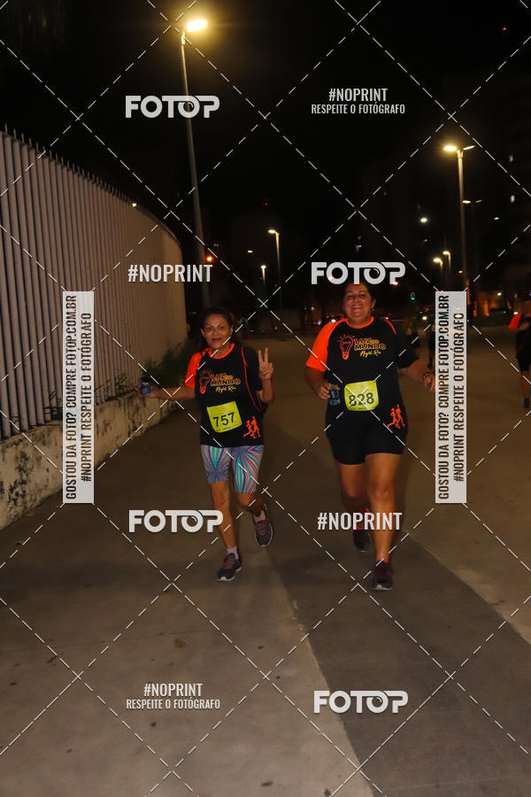 Buy your photos of the eventLuz do Mundo Night Run on Fotop