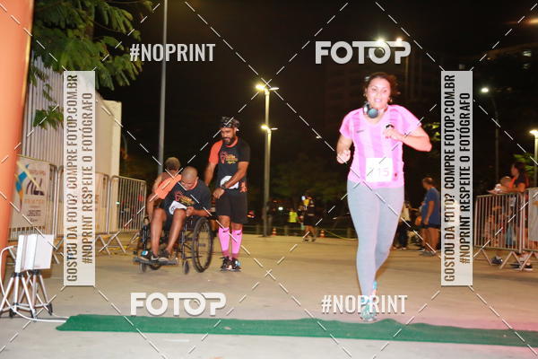 Buy your photos of the eventLuz do Mundo Night Run on Fotop