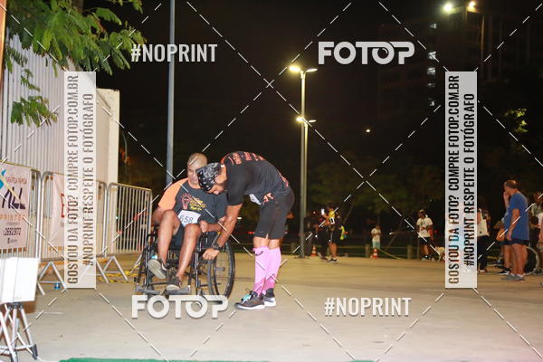 Buy your photos of the eventLuz do Mundo Night Run on Fotop